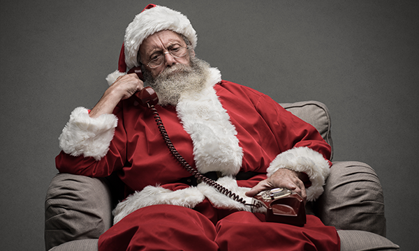 Why Santa Looks to Live Chat and Chatbots for Better Customer Service