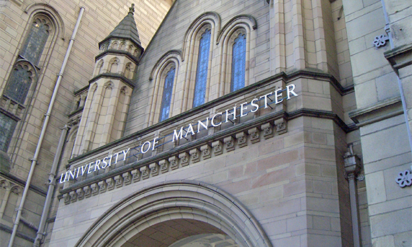 The University of Manchester Implements Live Chat on Website for Several Schools